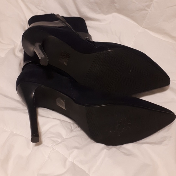 Shoes - Picture 2 of 4